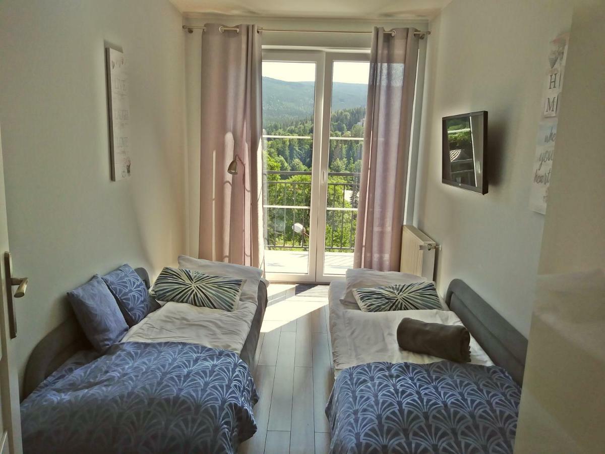 Apartamenty Amika シクラルスカ・ポレンバ エクステリア 写真